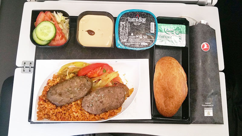 Explore Famous Airlines for In-Flight Meals